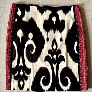 White House Black Market Embr Skirt